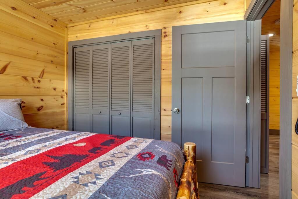Dancing Bear Cabin- Relax & Enjoy! Sevierville Exterior foto